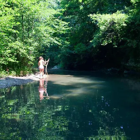 Les Pieds Dans L'eau, Vercors - Riviere Privee- Piscine Appartement